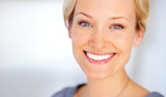 Капсула времени: здоровые зубы сохраняют вашу молодость и красоту