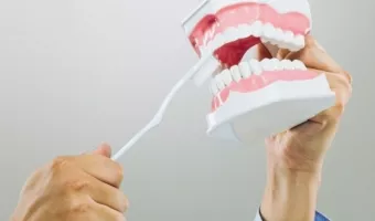 Уход за брекетами и протезами – памятка пациенту